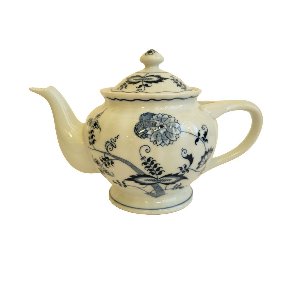 Blue Danube  Tea Pot w/lid  Vintage
